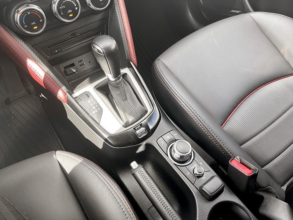 Vehicle Image 12