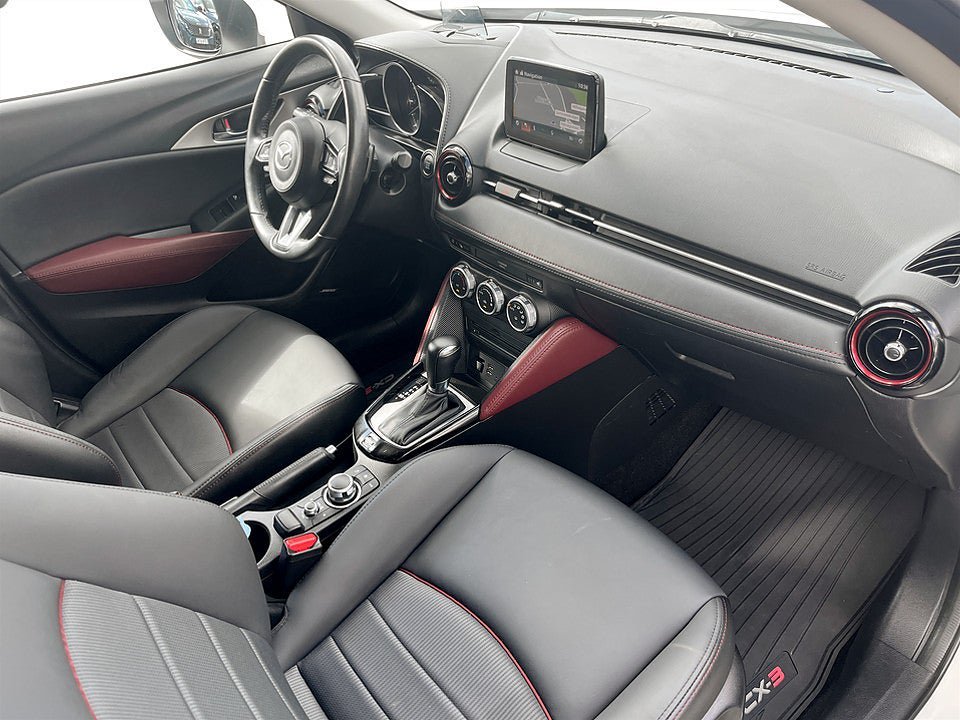 Vehicle Image 13