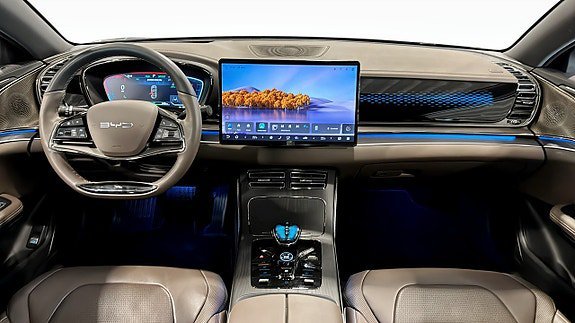 Vehicle Image 12