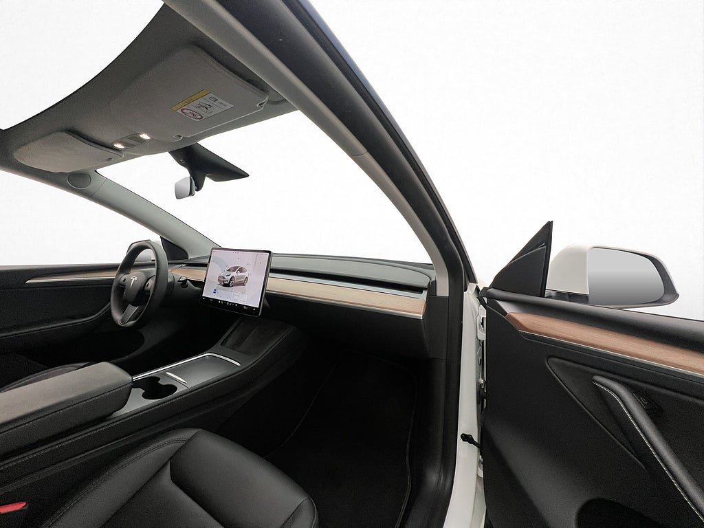 Vehicle Image 21