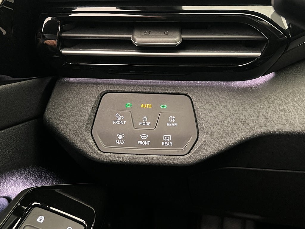 Vehicle Image 27