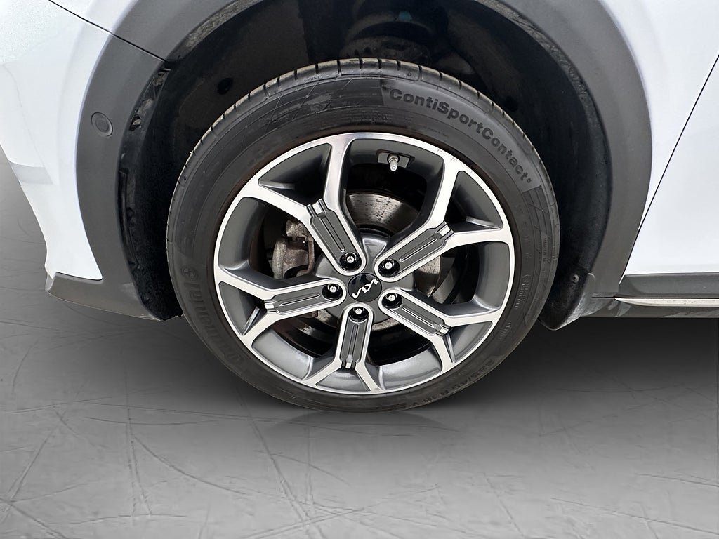 Vehicle Image 32