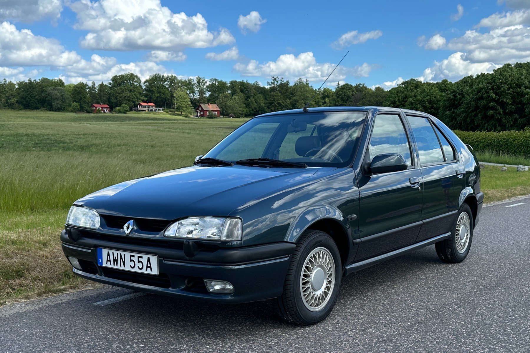 Vehicle Image 12