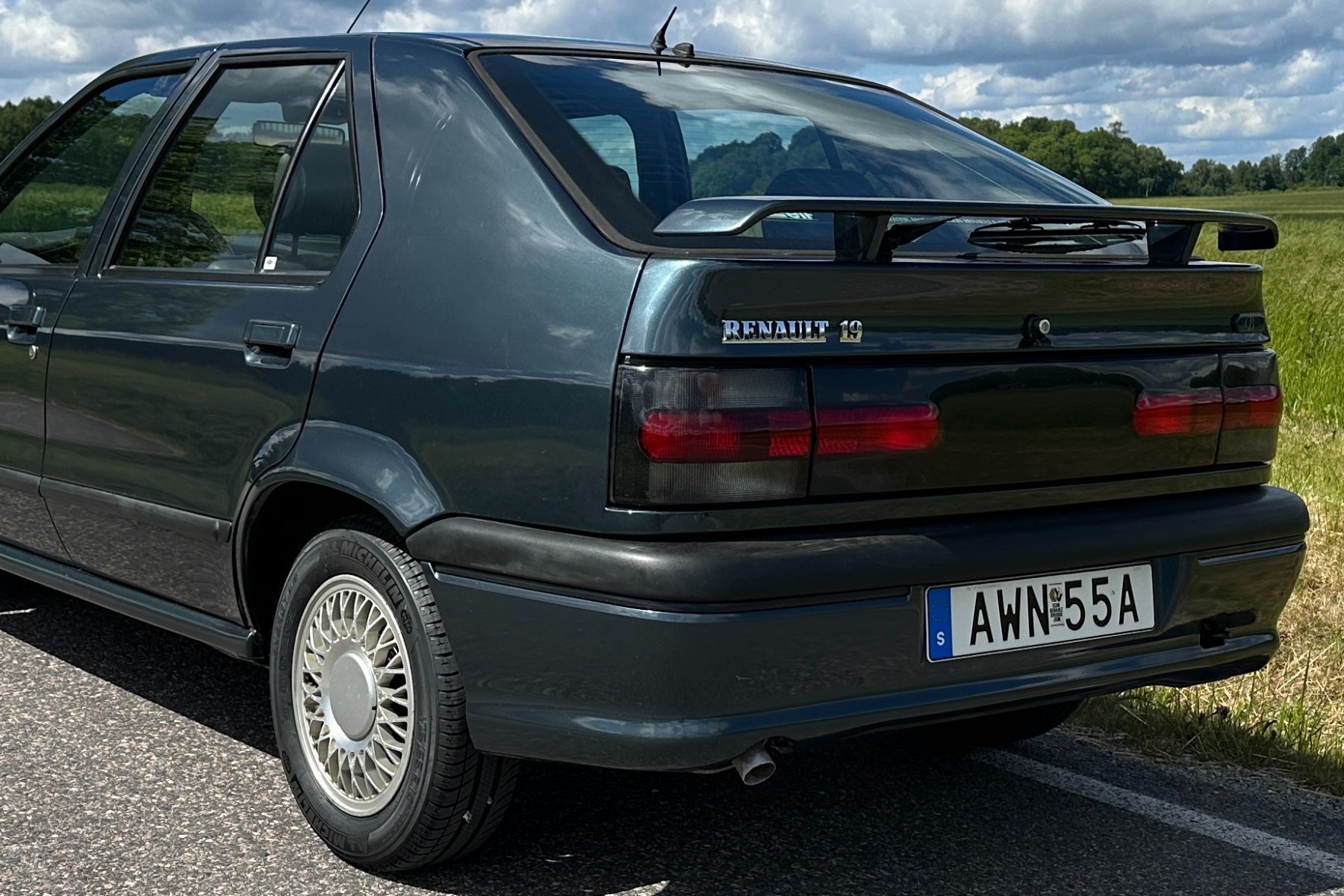 Vehicle Image 22