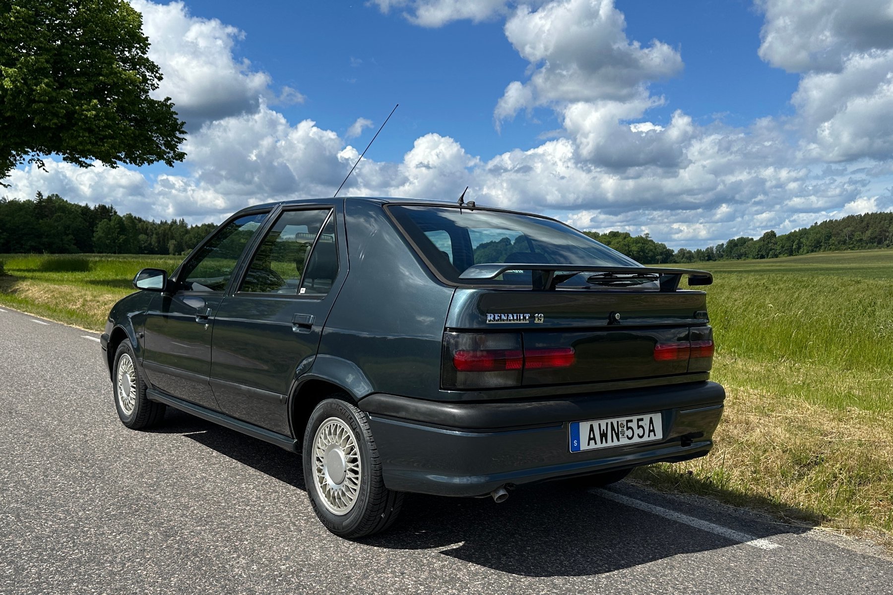 Vehicle Image 23