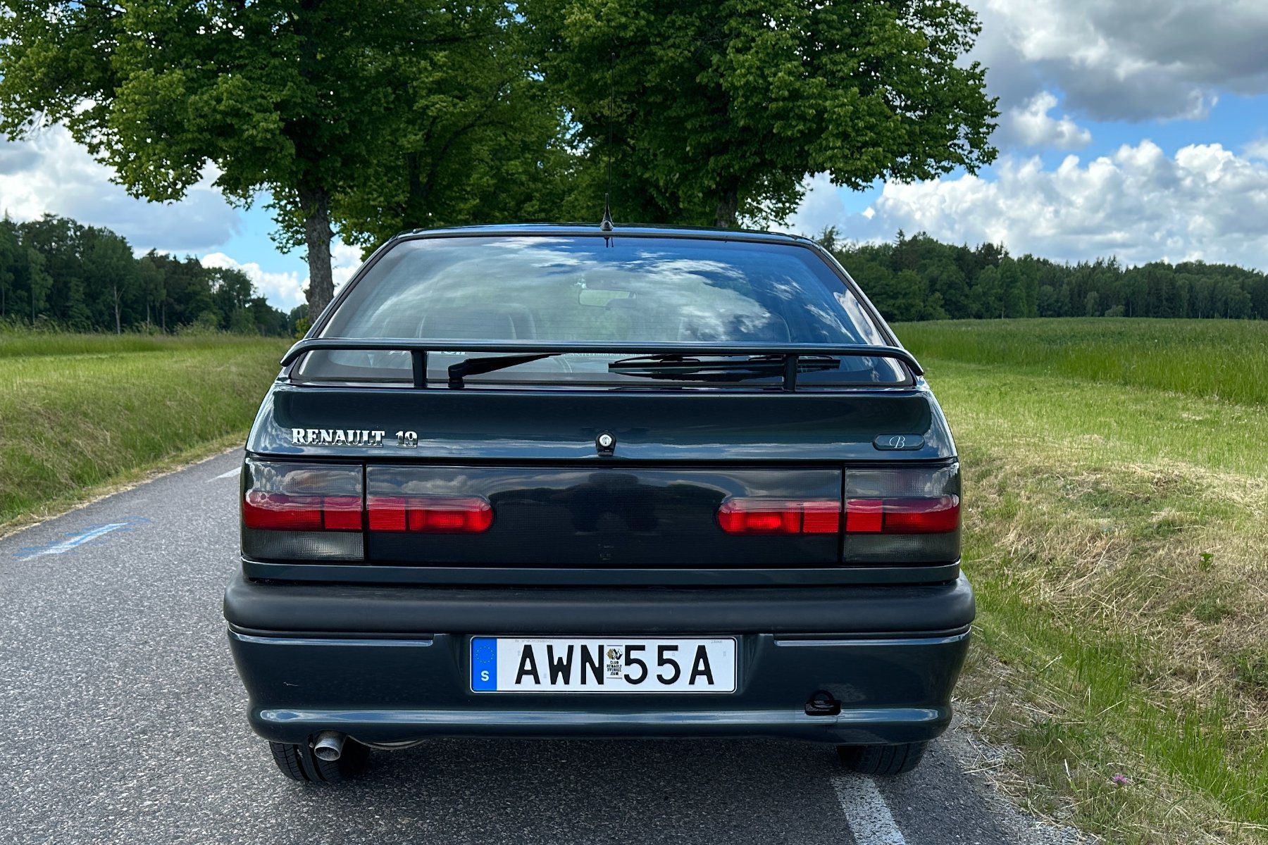 Vehicle Image 25