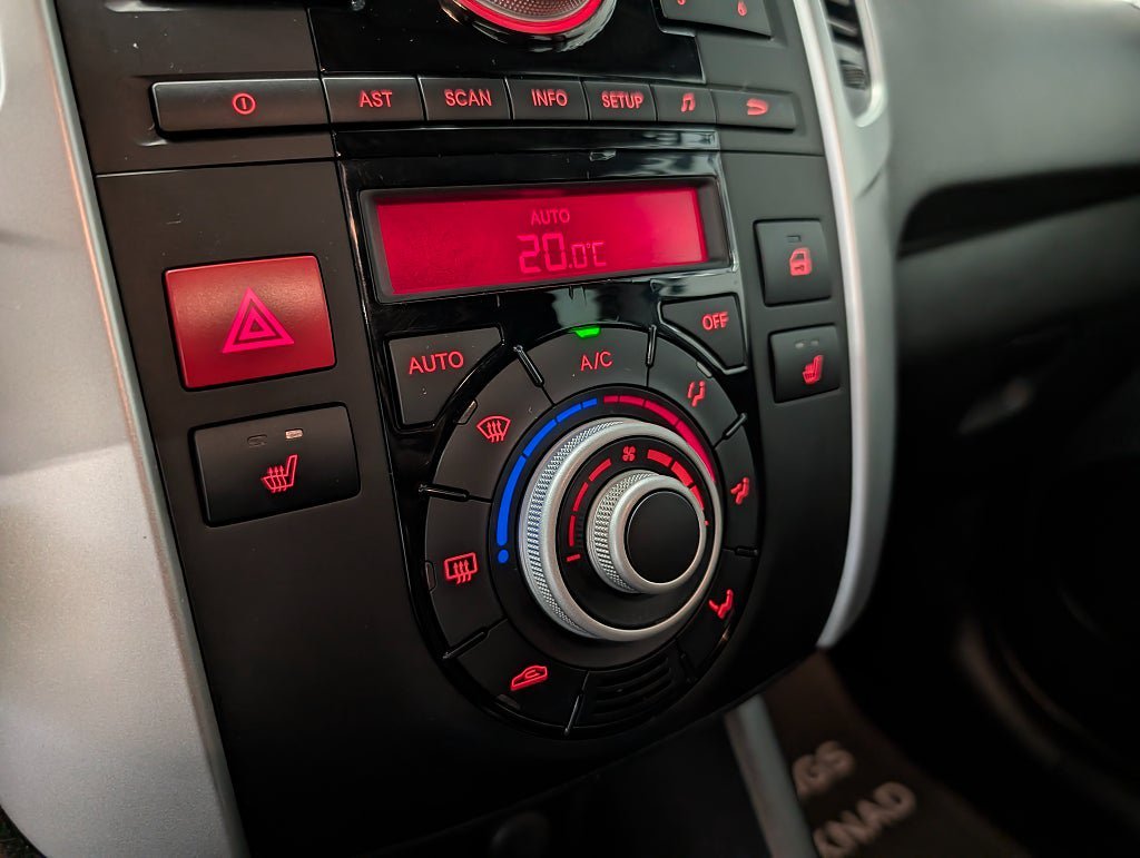 Vehicle Image 14