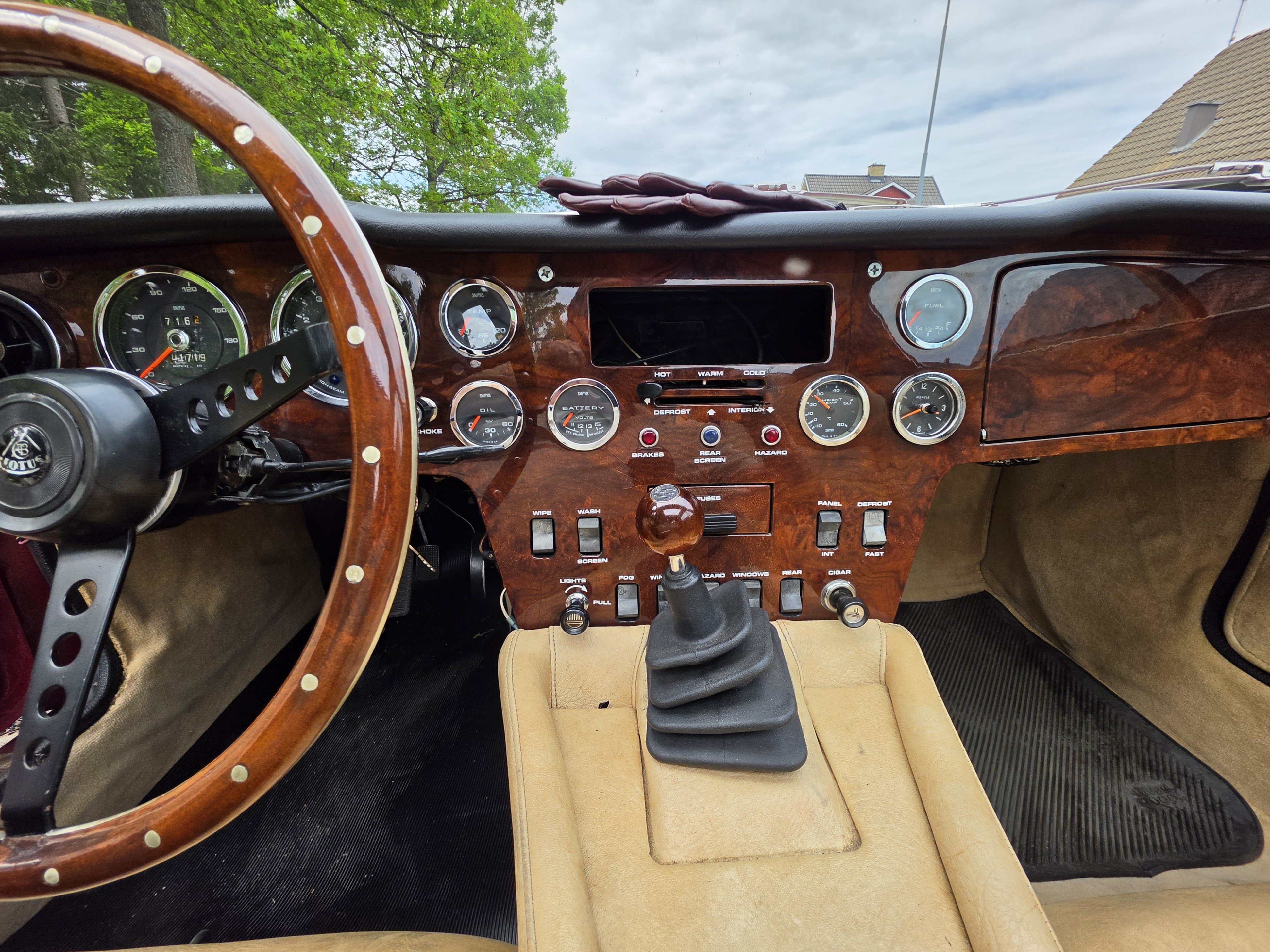 Vehicle Image 28