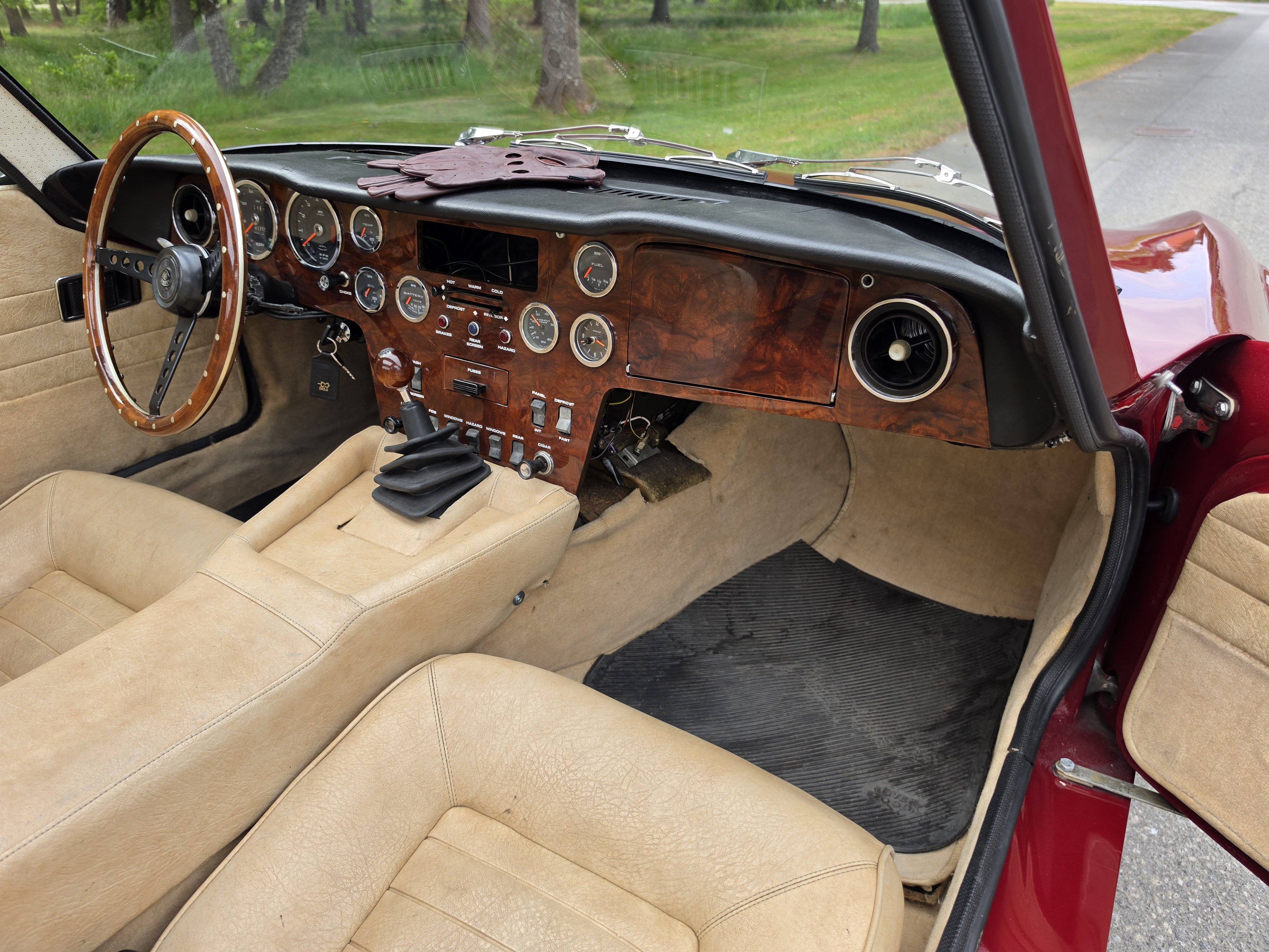 Vehicle Image 32