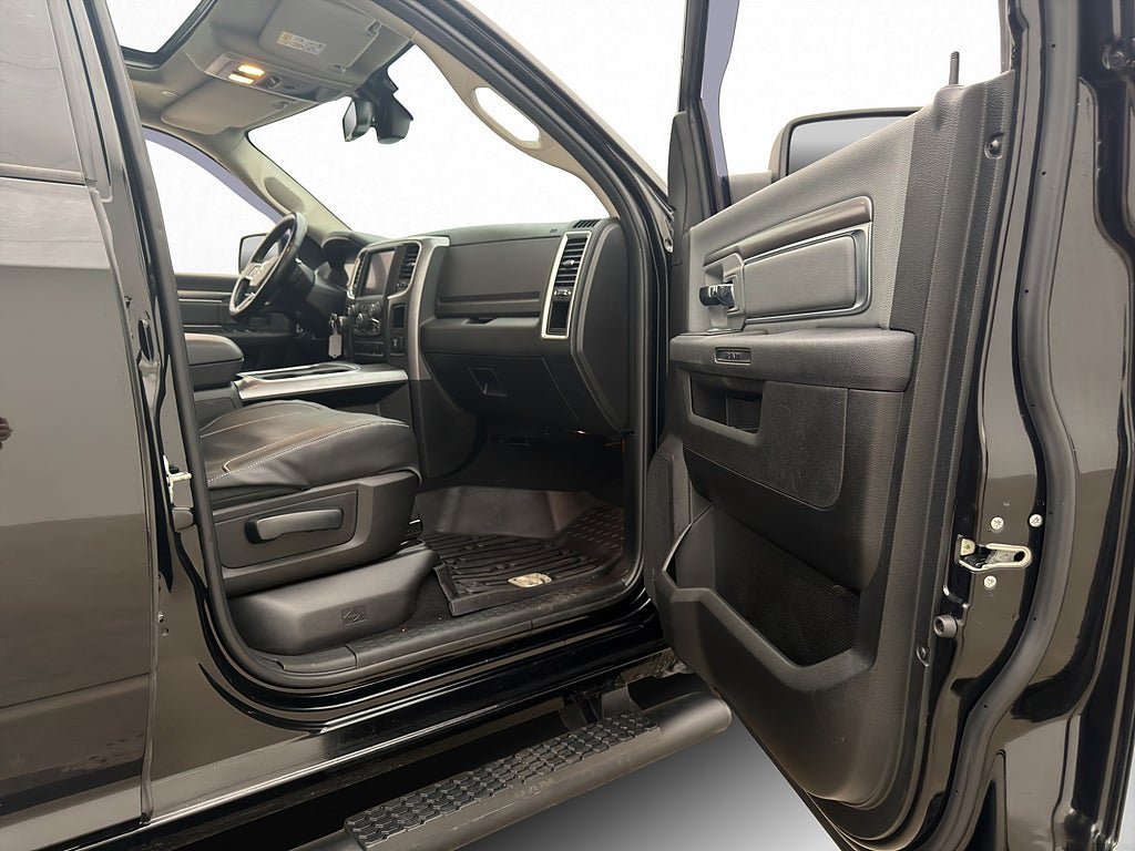 Vehicle Image 30