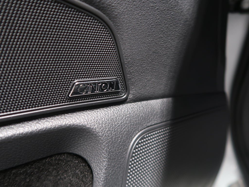 Vehicle Image 32