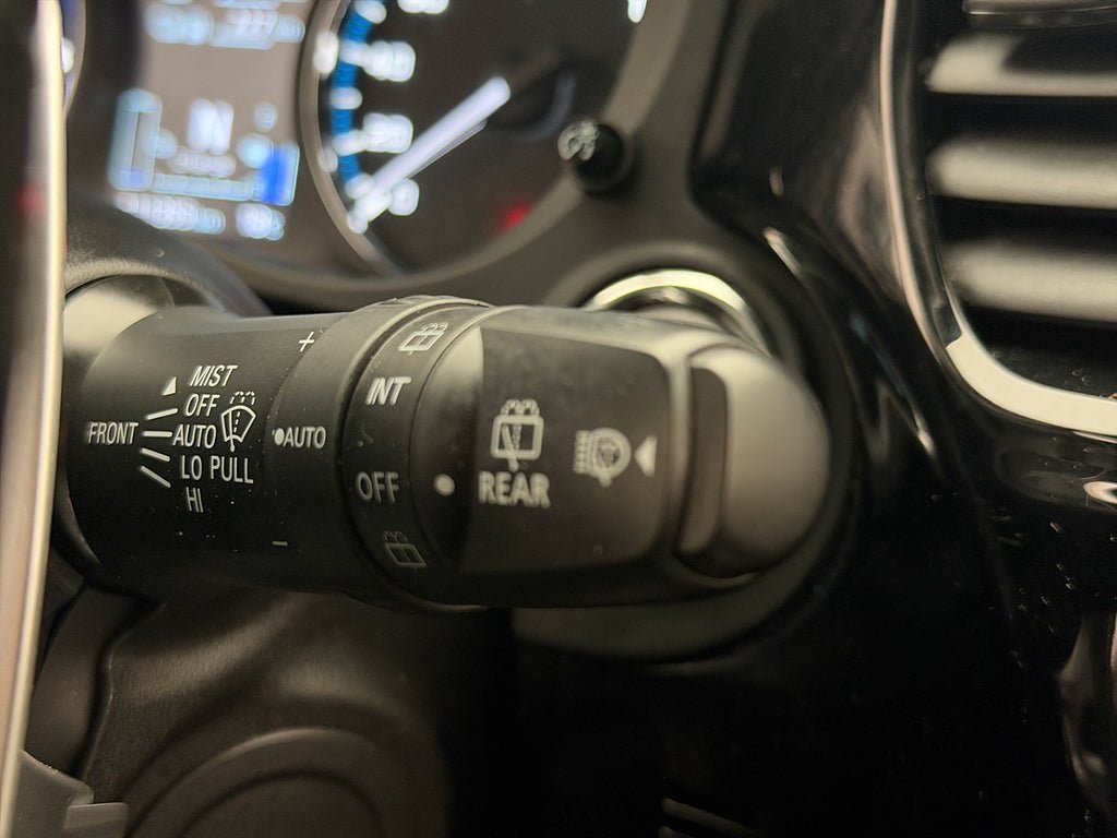 Vehicle Image 30