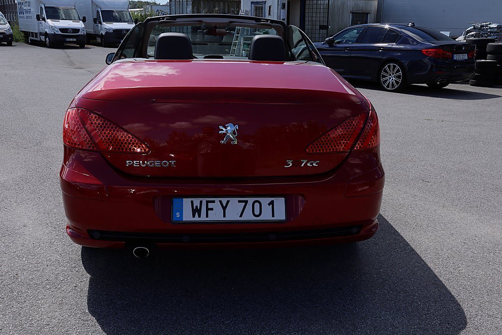 Vehicle Image 6