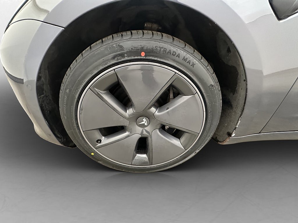Vehicle Image 32