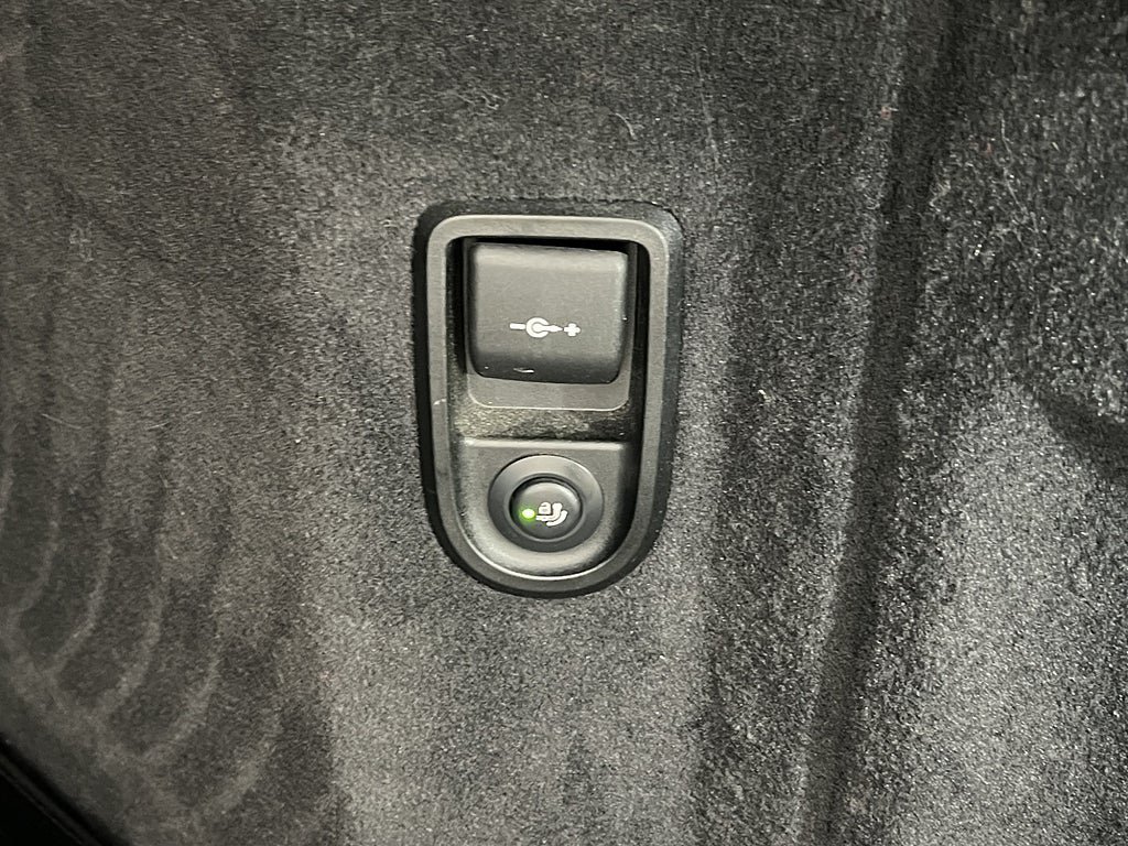 Vehicle Image 33