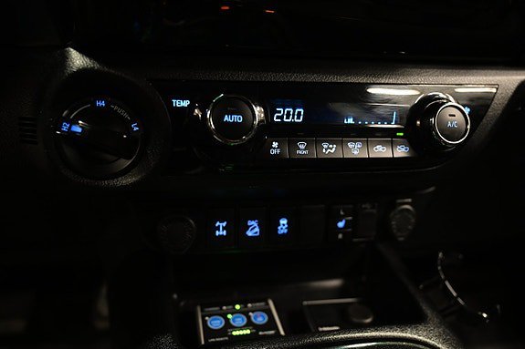 Vehicle Image 29
