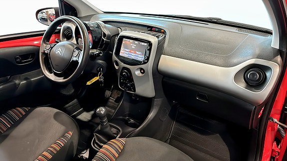 Vehicle Image 12