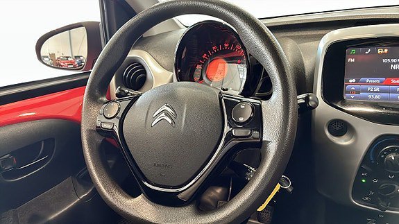 Vehicle Image 14