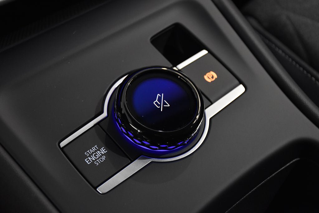 Vehicle Image 25