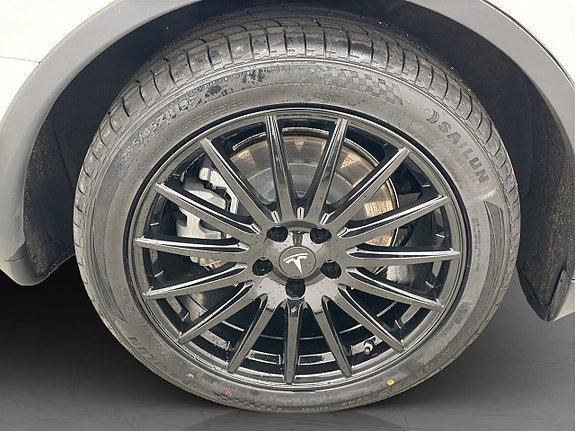 Vehicle Image 33