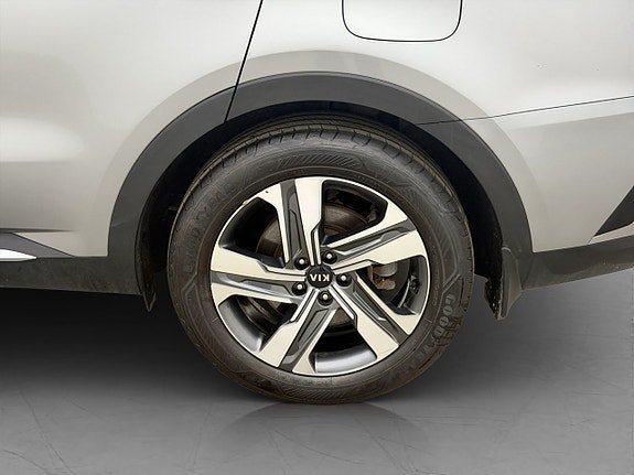 Vehicle Image 30