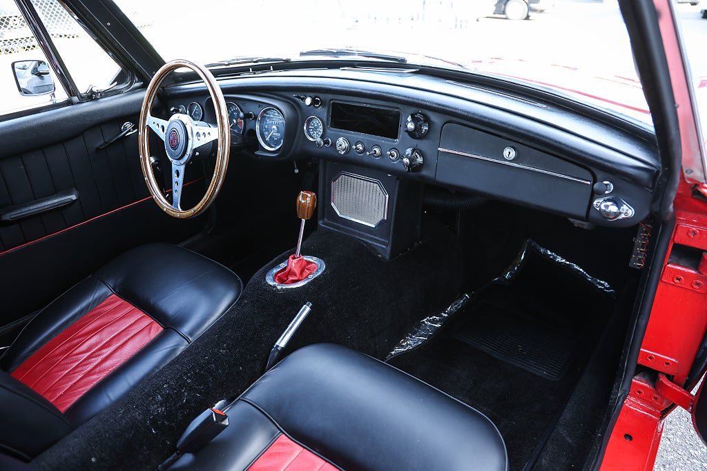 Vehicle Image 14