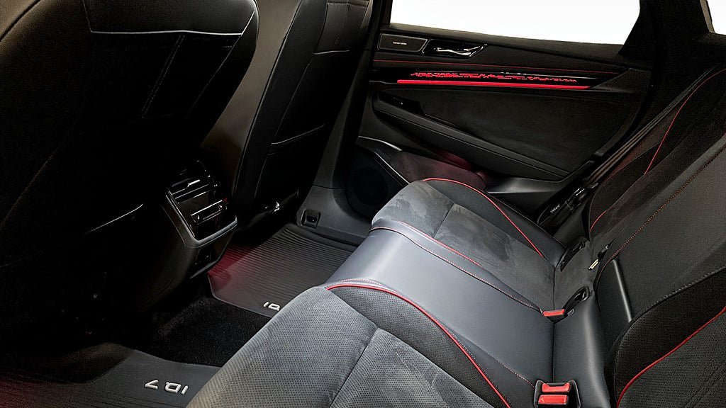 Vehicle Image 12