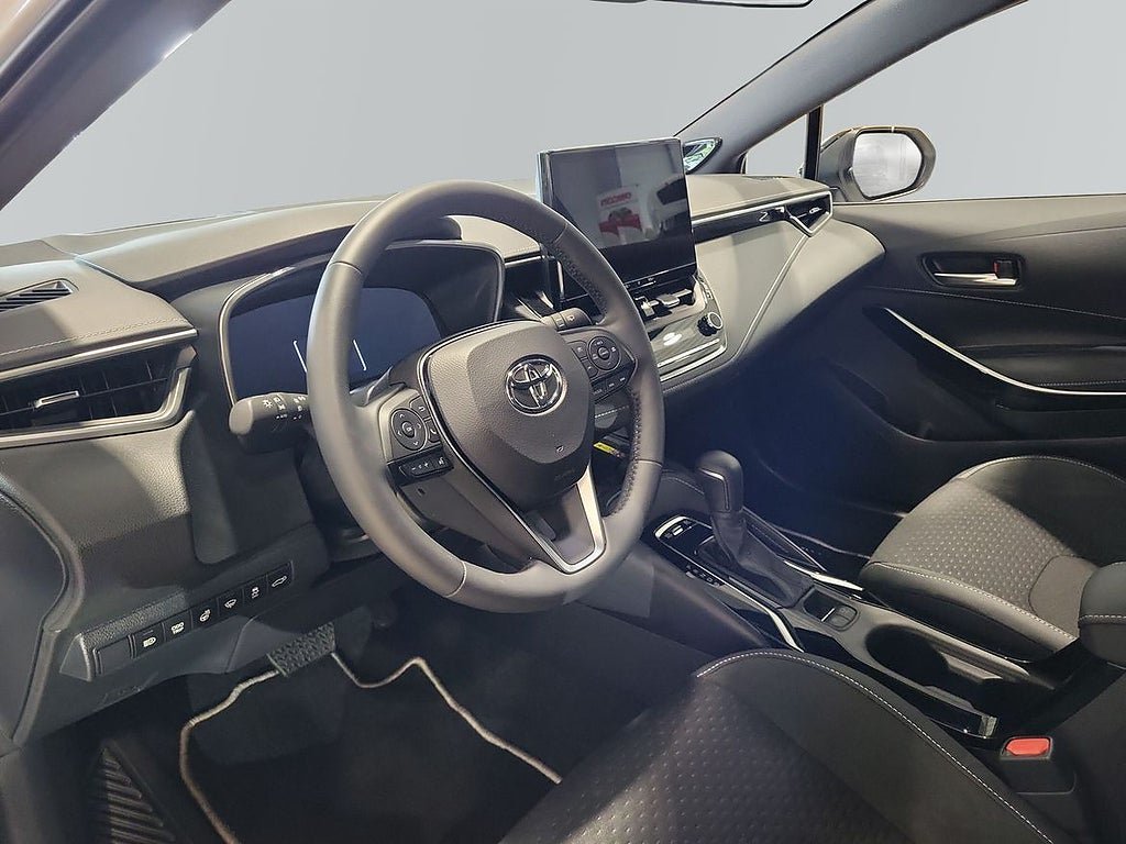Vehicle Image 12