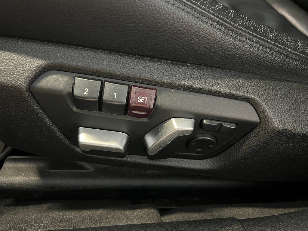 Vehicle Image 24