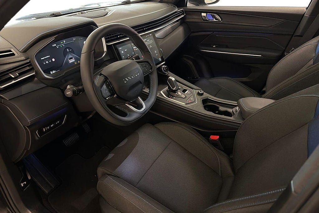 Vehicle Image 14