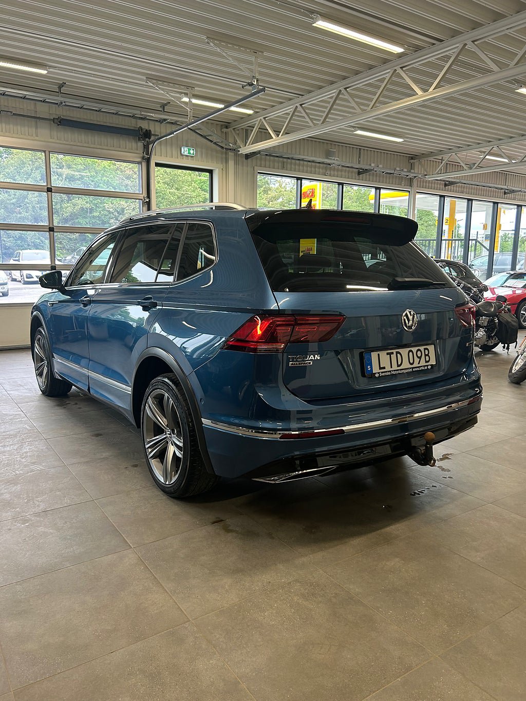Vehicle Image 4