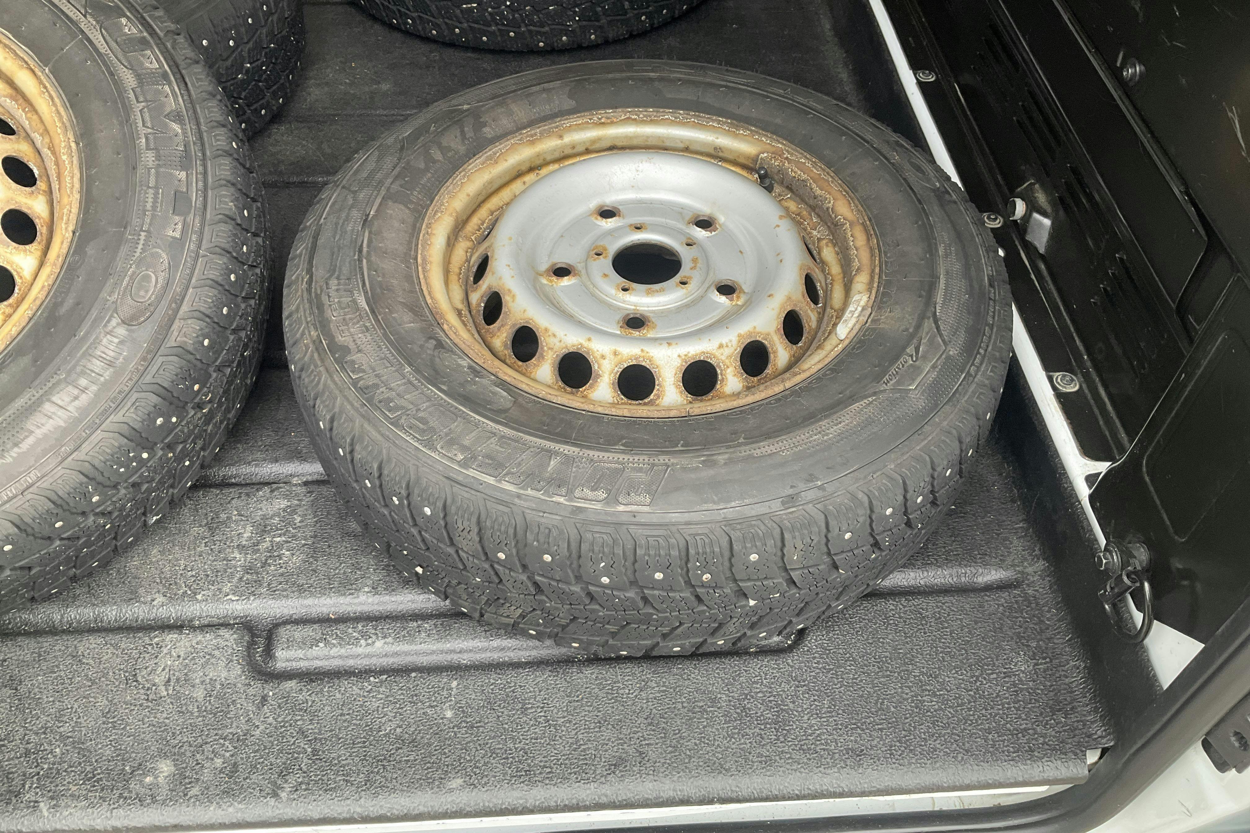 Vehicle Image 10