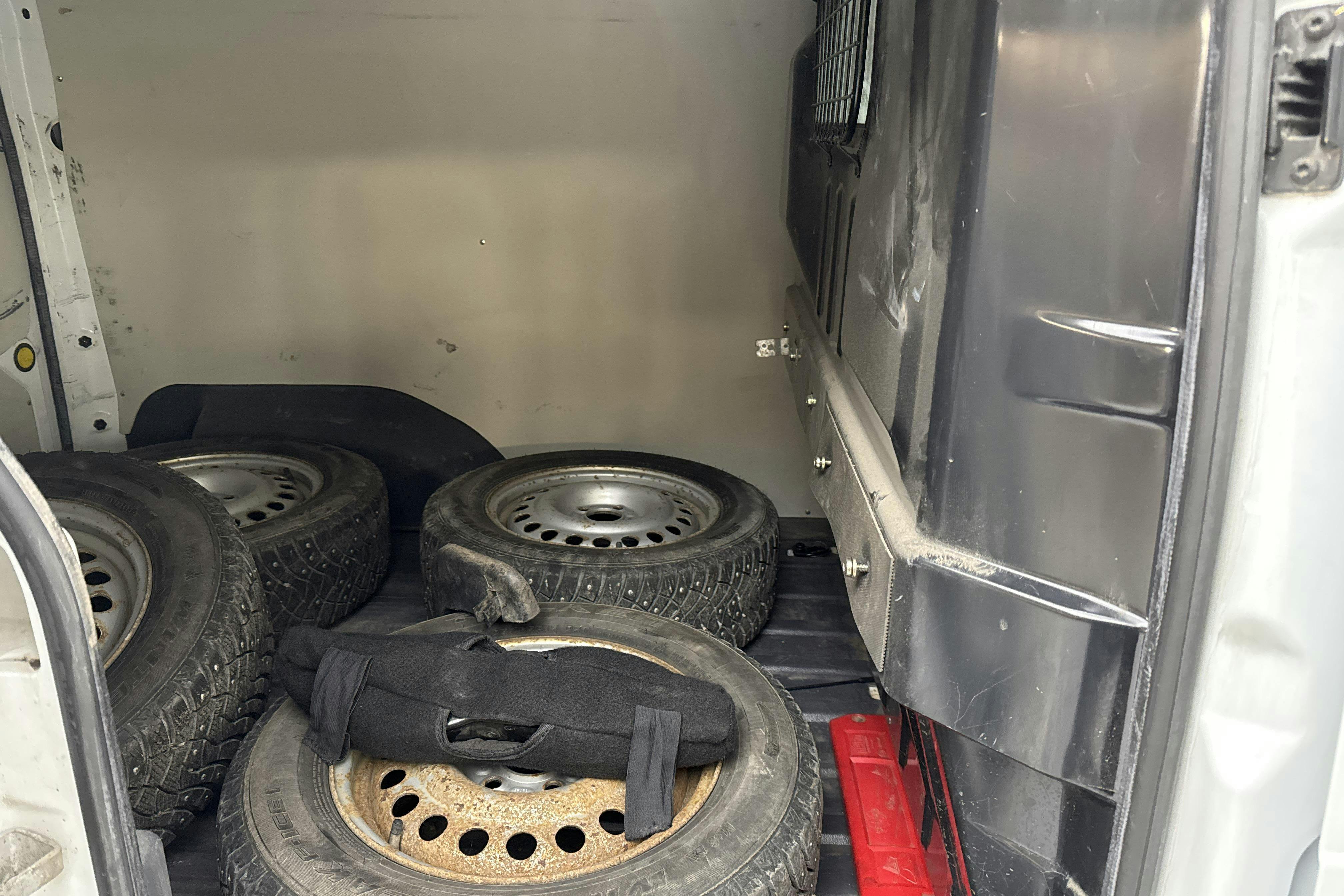 Vehicle Image 7
