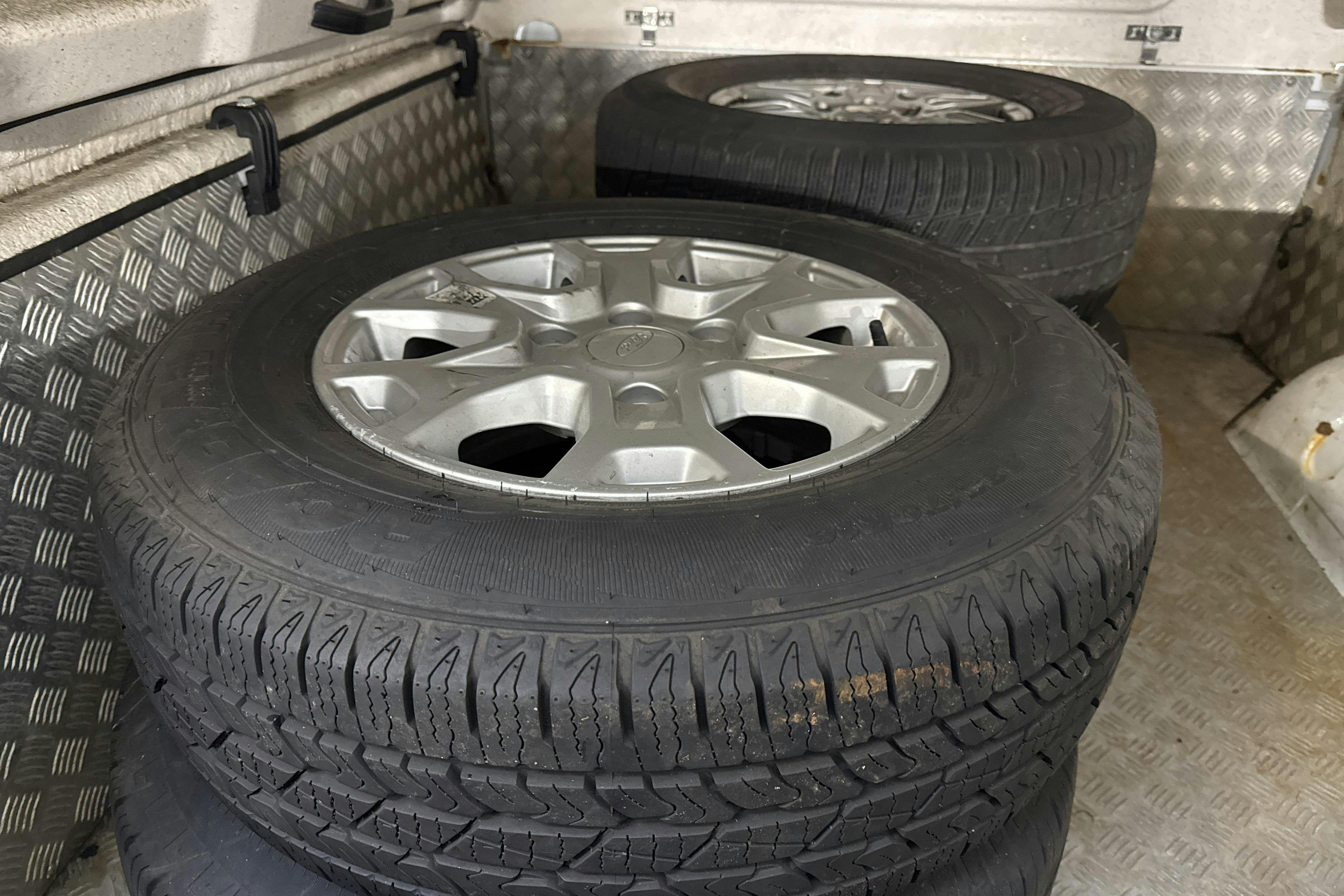 Vehicle Image 13