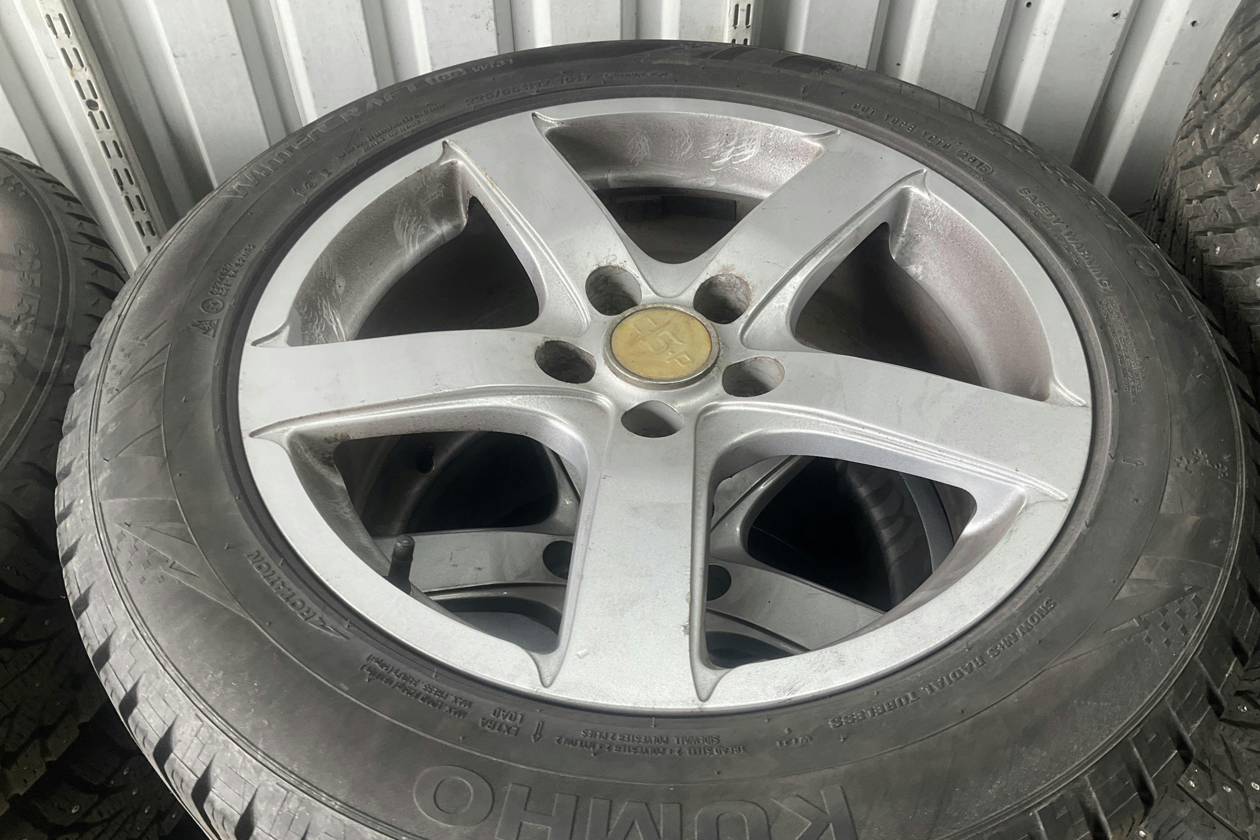 Vehicle Image 14
