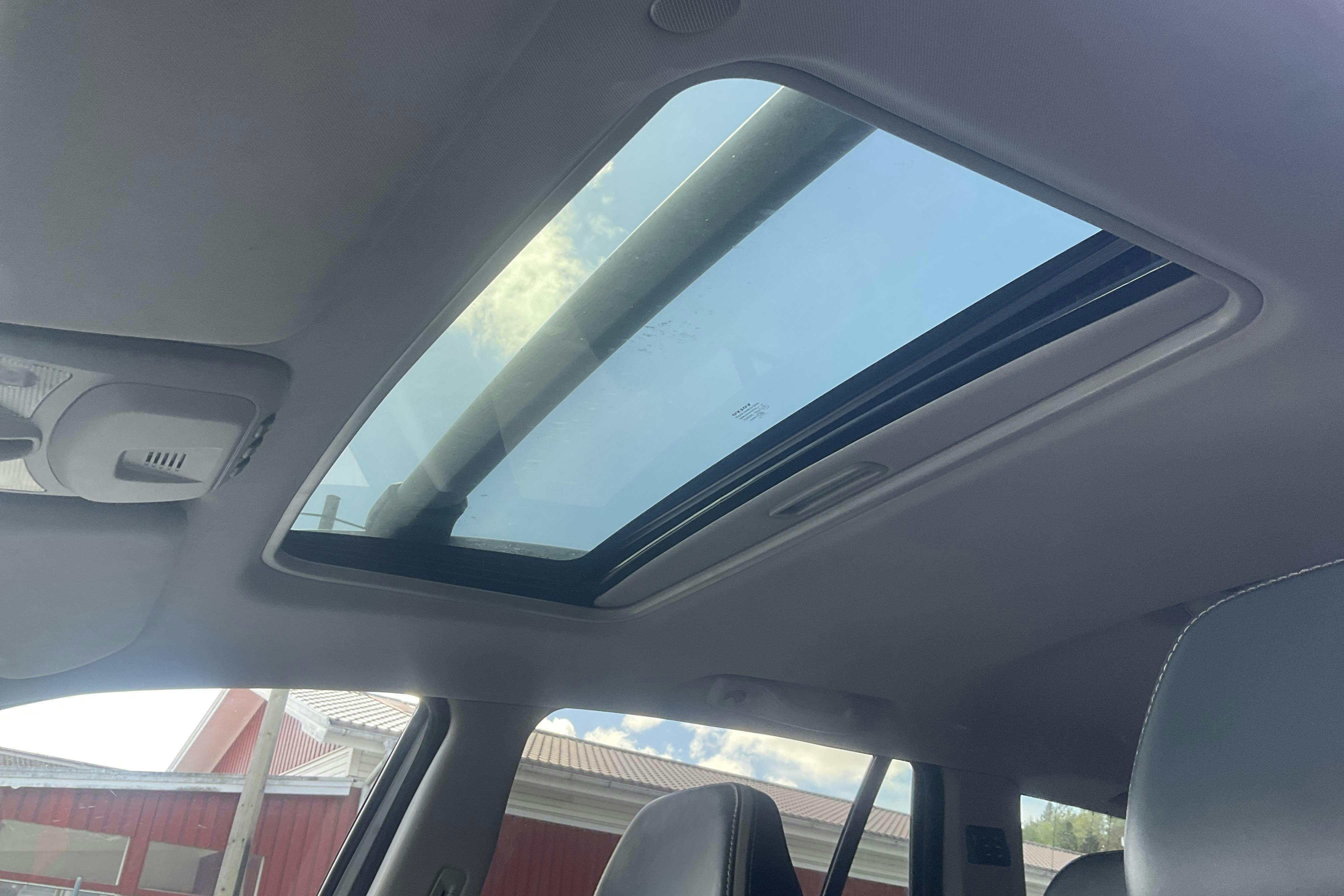 Vehicle Image 15
