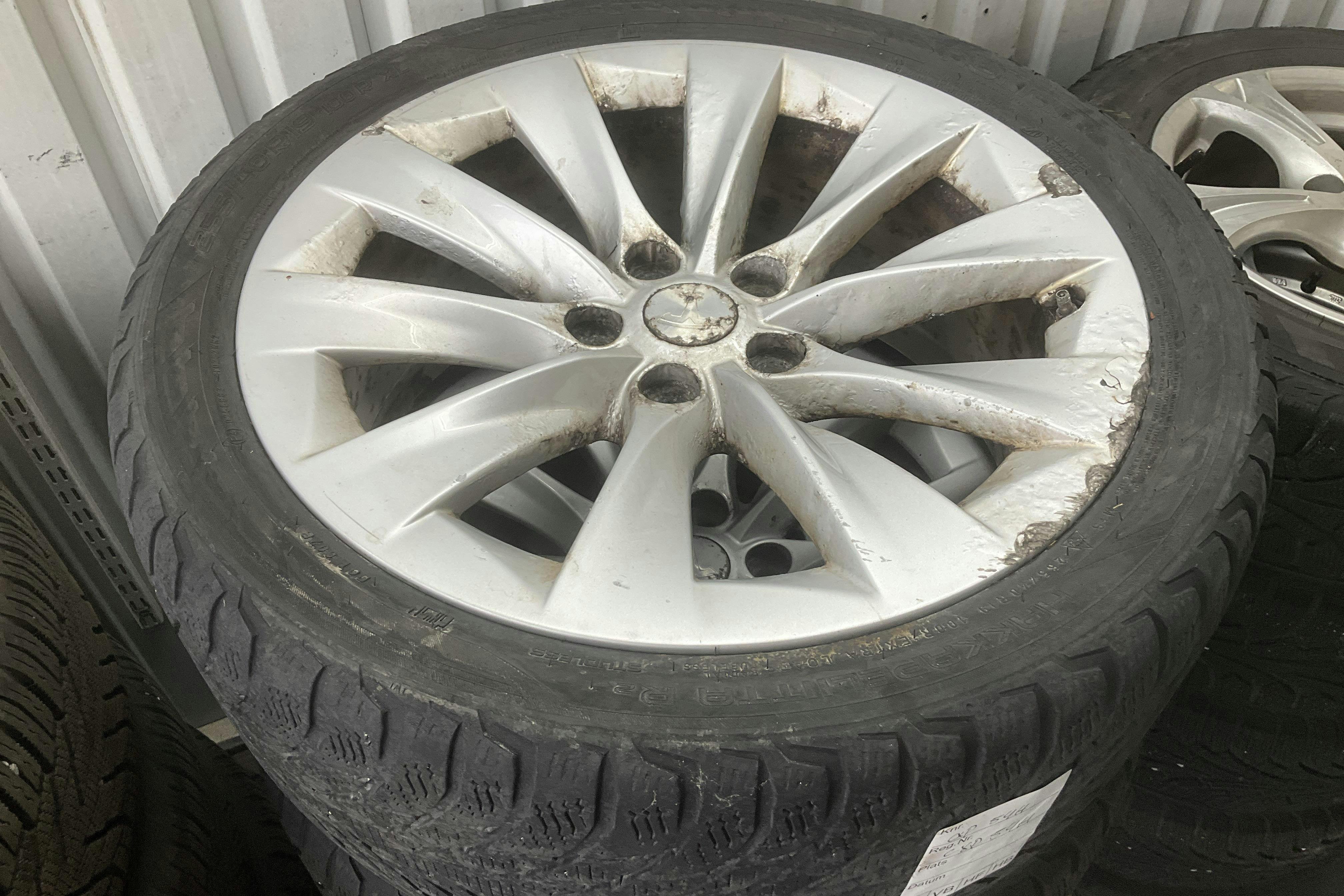 Vehicle Image 16