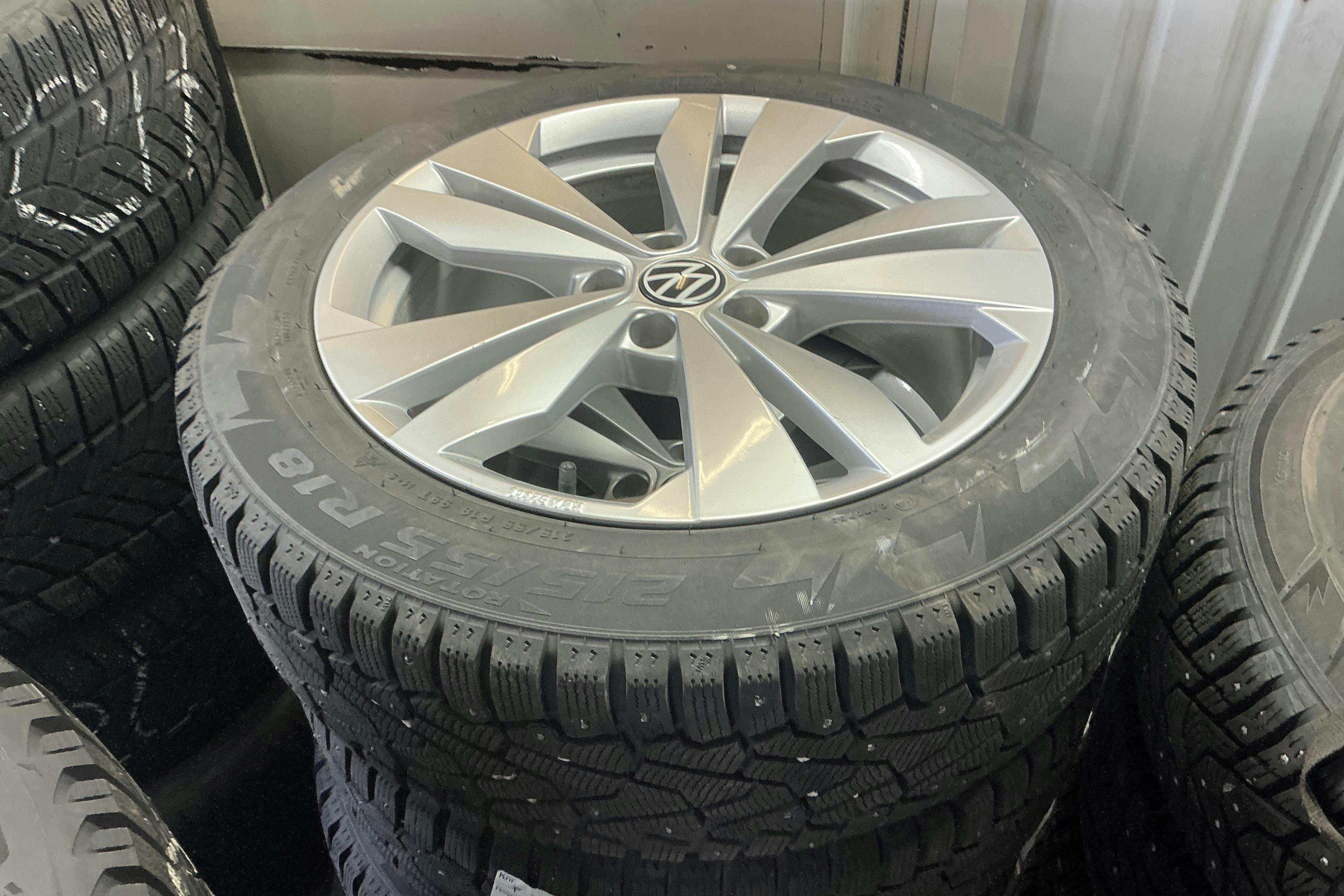 Vehicle Image 15
