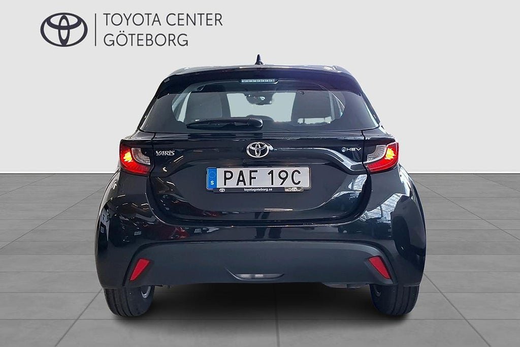 Vehicle Image 6