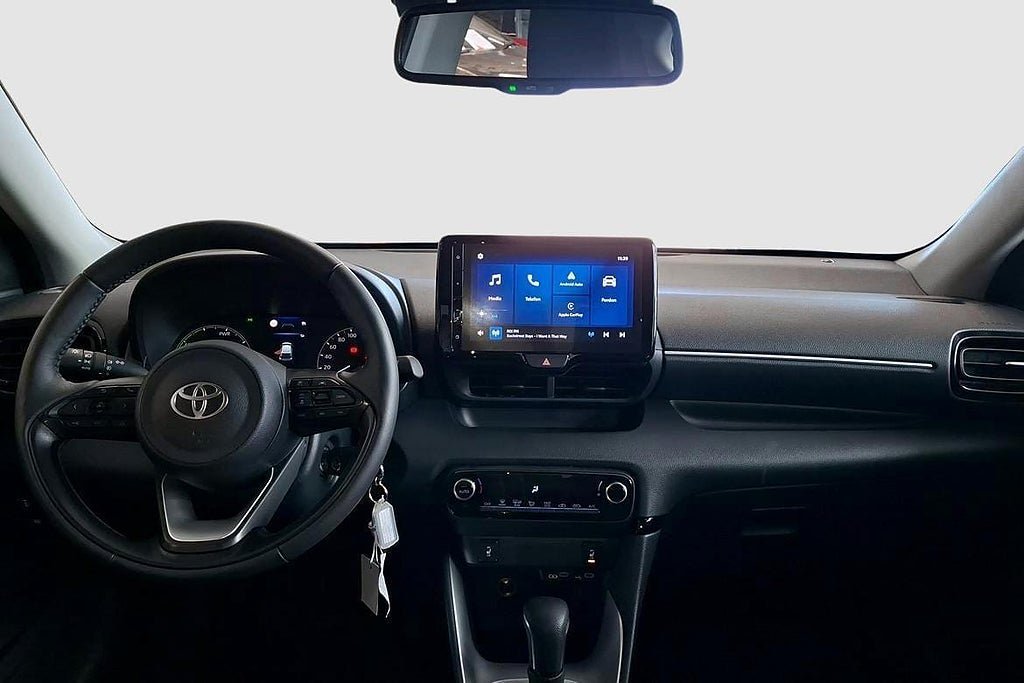 Vehicle Image 10