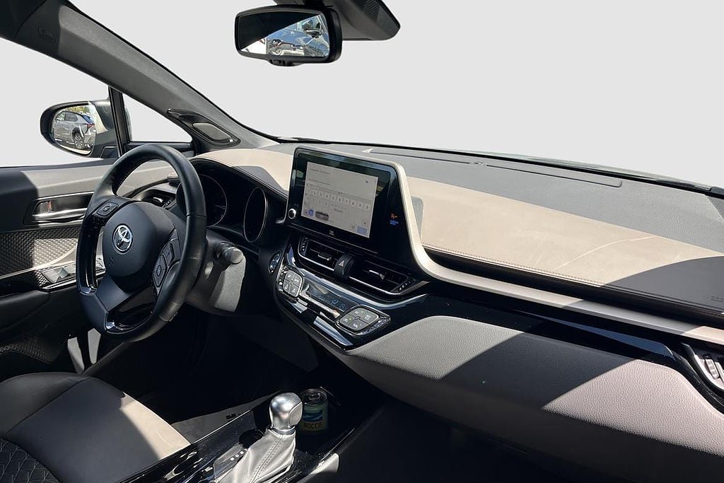 Vehicle Image 9