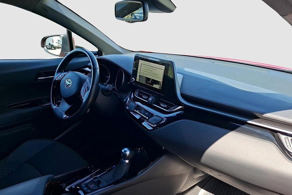 Vehicle Image 9