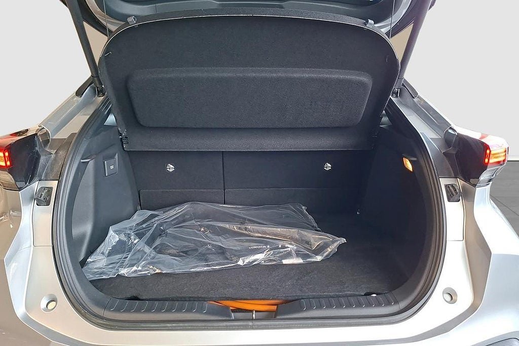 Vehicle Image 12