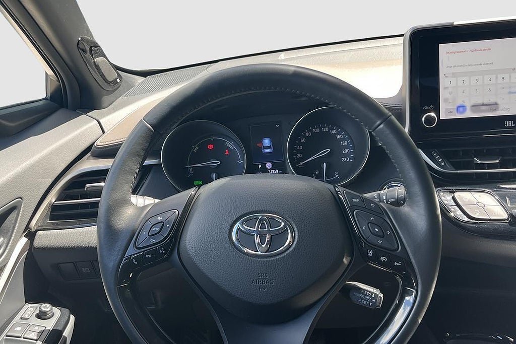 Vehicle Image 12