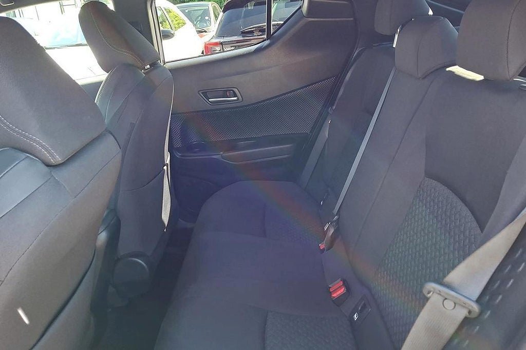Vehicle Image 10