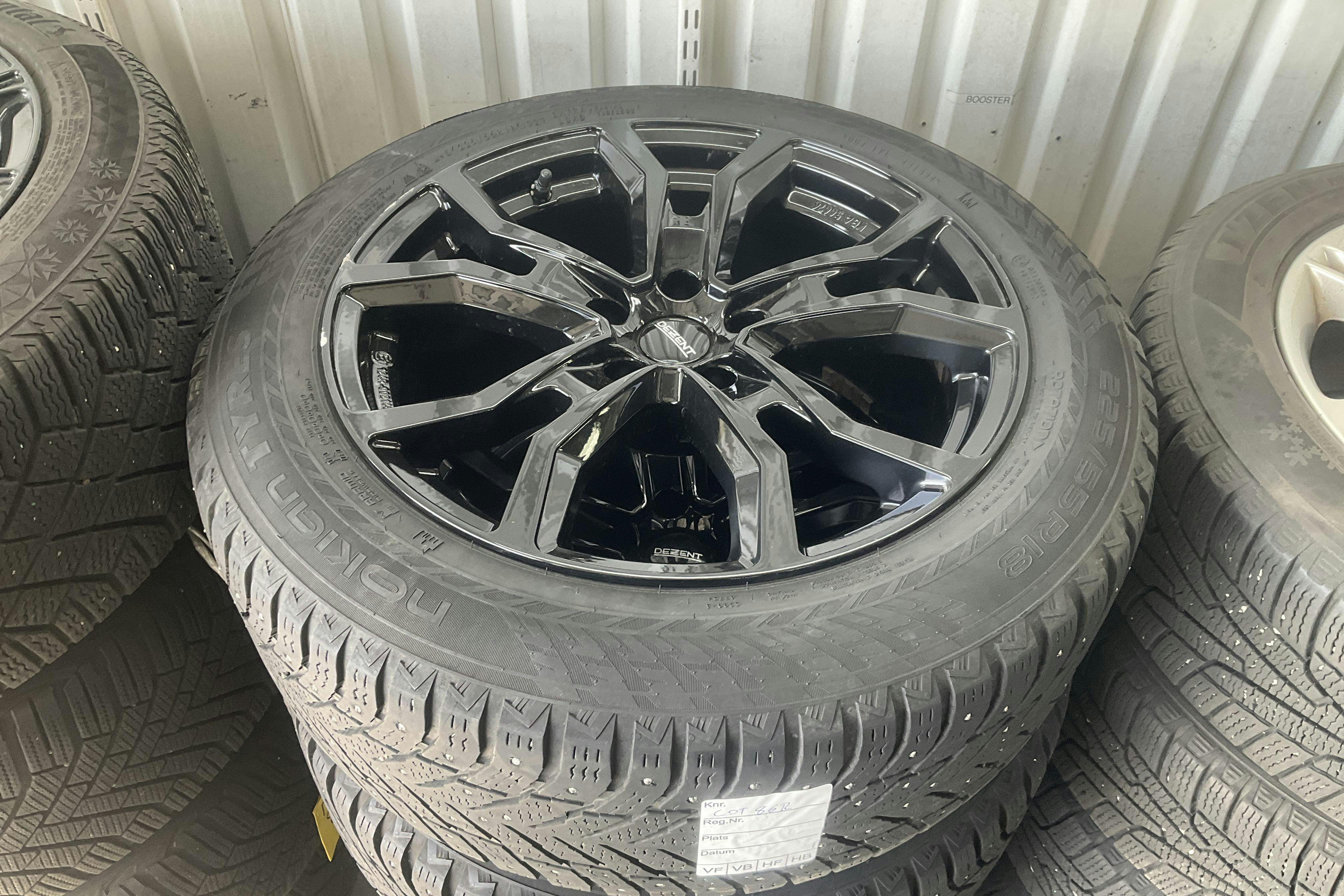 Vehicle Image 21