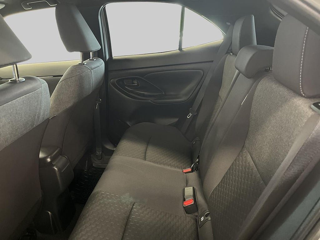 Vehicle Image 10