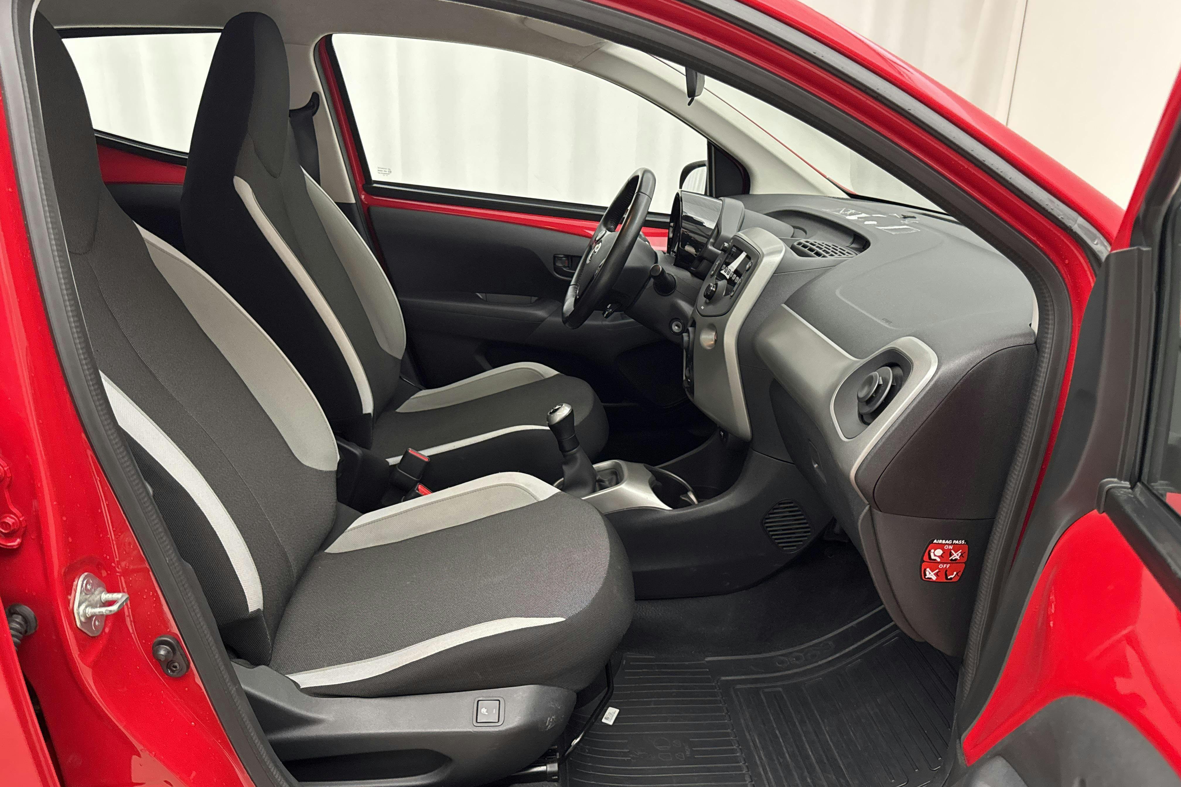 Vehicle Image 7