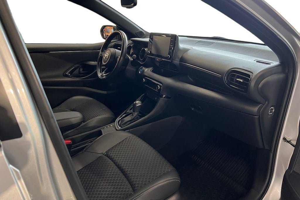 Vehicle Image 7