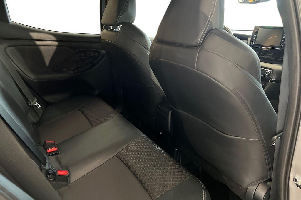 Vehicle Image 9
